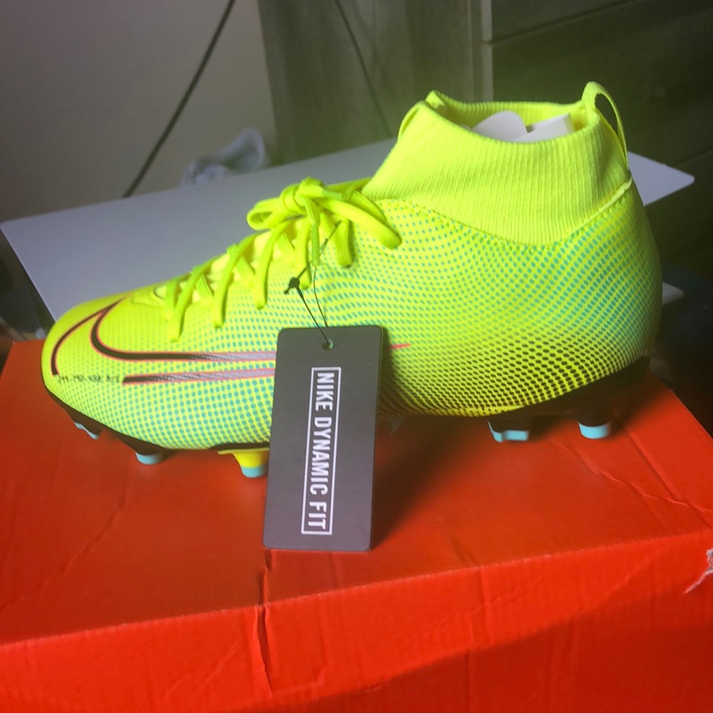 Soccer cleats:  size: 5 (GS); Nike Jr. Superfly